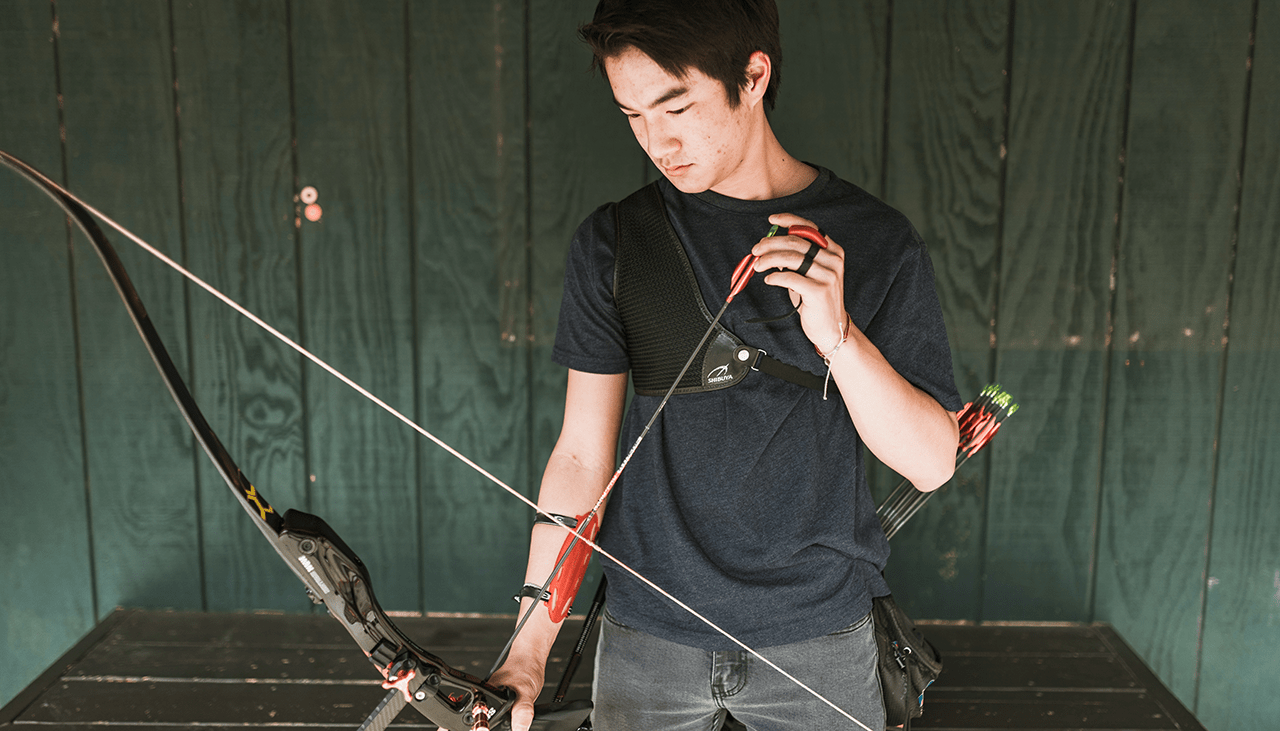 <strong>Hunting with a Bow and Arrow: Rediscovering the Ancient Art of Archery</strong>